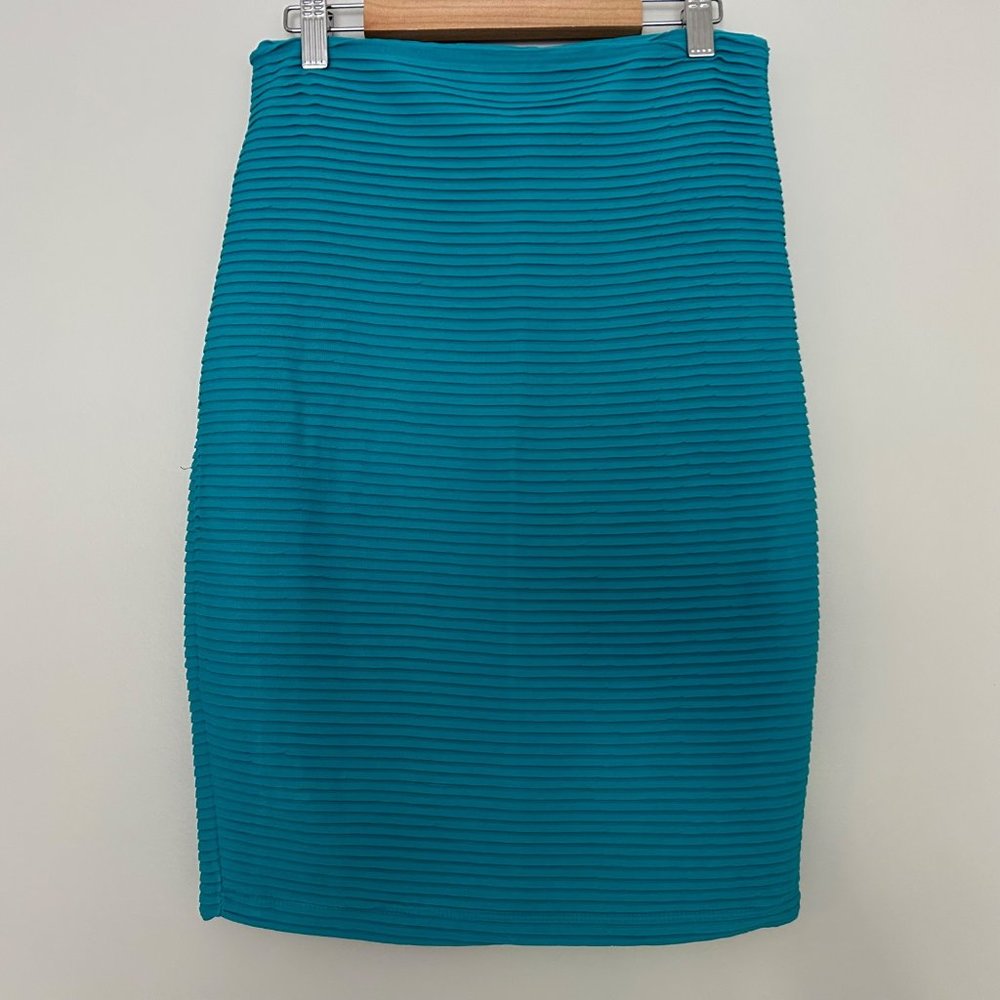 DOTS Womens Body Con Mini Skirt Teal  Size Medium With Small Horizontal Pleats